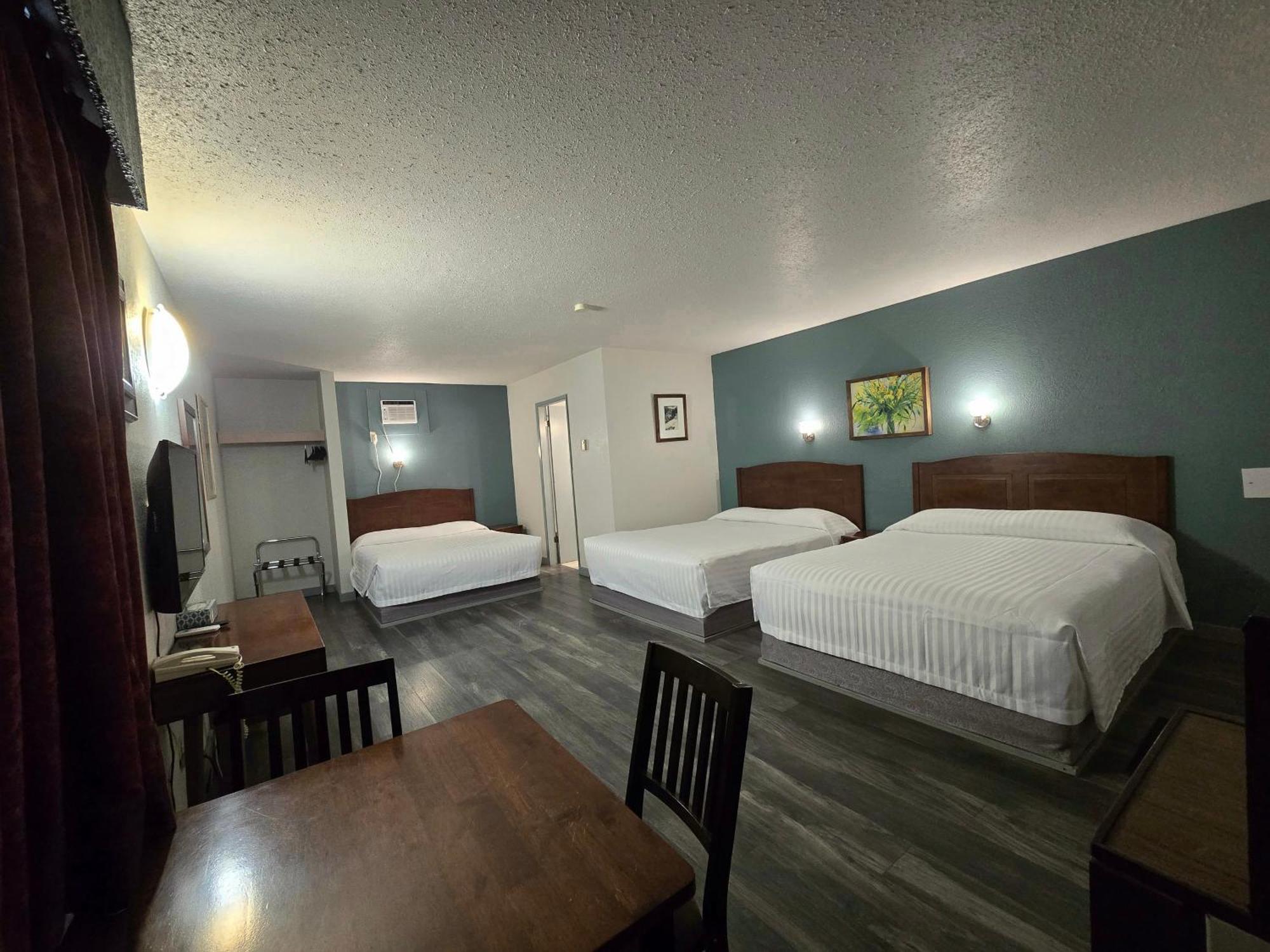 Alpine Inn Valemount Exterior foto