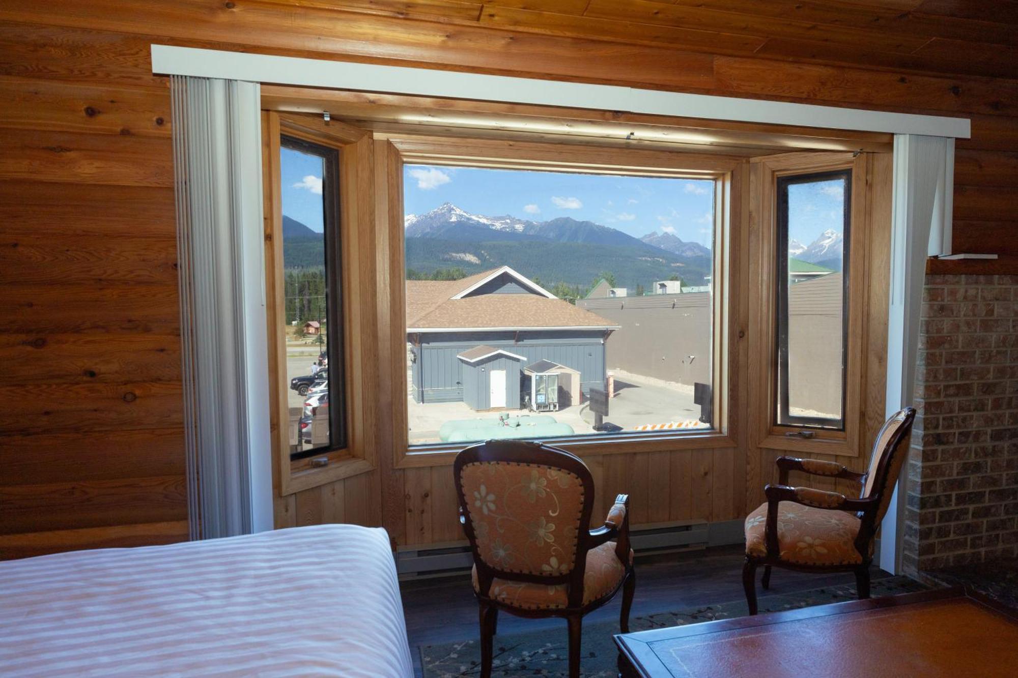 Alpine Inn Valemount Exterior foto